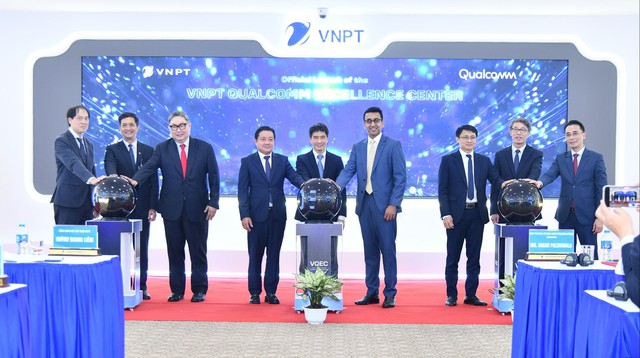 Qualcomm: &ldquo;AI c&oacute; thể tạo ra cơ hội mới cho Việt Nam&rdquo;, hướng tới 2027 ra mắt AI phone c&ugrave;ng Viettel v&agrave; hệ sinh th&aacute;i Make in Vietnam- Ảnh 5.