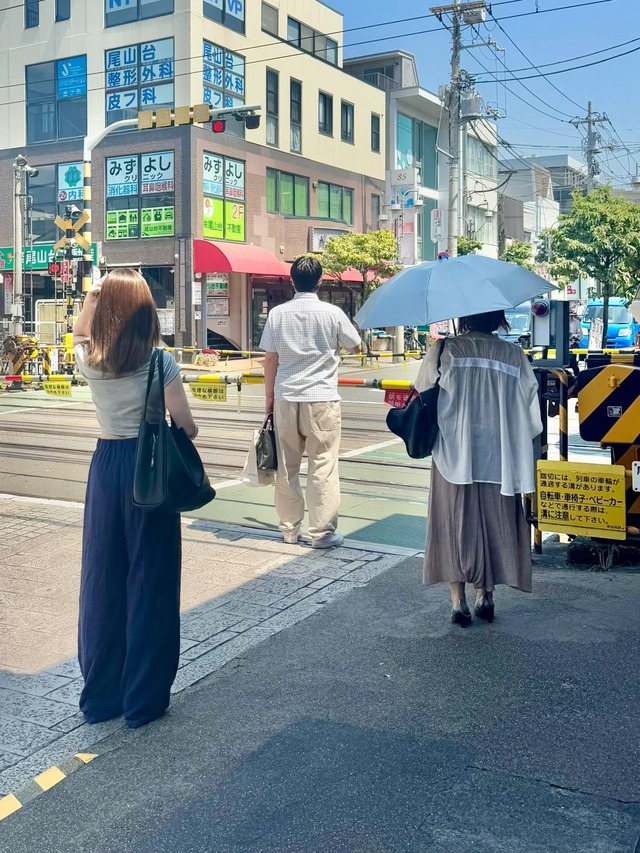 Ra ngo&agrave;i 30 ph&uacute;t th&ocirc;i nhưng da xuống tone thấy r&otilde;: Đ&acirc;y l&agrave; c&aacute;ch phụ nữ Nhật chống nắng mỗi ng&agrave;y - Ảnh 1.