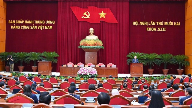 Giữ m&atilde;i thanh xu&acirc;n của Đảng: Kỳ 2: Nguy cơ &ldquo;l&atilde;o ho&aacute;&rdquo; Đảng - Ảnh 2.