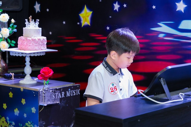 Khương Khương Quốc Trường: Tài năng nhí Lâm Đồng đam mê piano cổ điển- Ảnh 3. Khương Khương Quốc Trường: Tài năng nhí Lâm Đồng đam mê piano cổ điển- Ảnh 3.