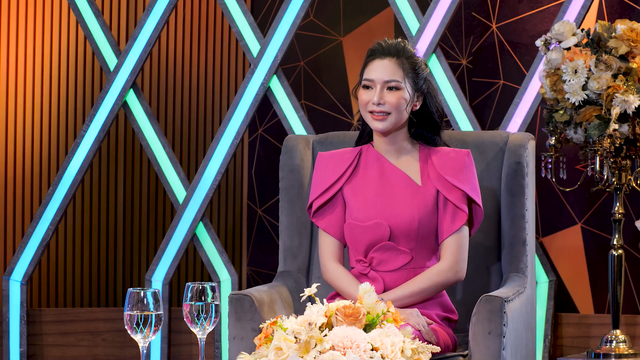 Nữ MC muốn bỏ nghề đi dạy học: "T&ocirc;i bật kh&oacute;c nức nở" - Ảnh 1.