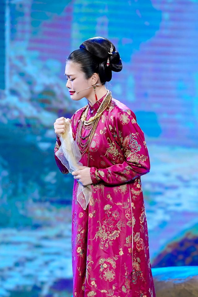 Nữ ca sĩ B&igrave;nh Dương 31 tuổi n&oacute;i thẳng tự trọng nghề nghiệp: "T&ocirc;i kiếm tiền ch&acirc;n ch&iacute;nh" - Ảnh 1.