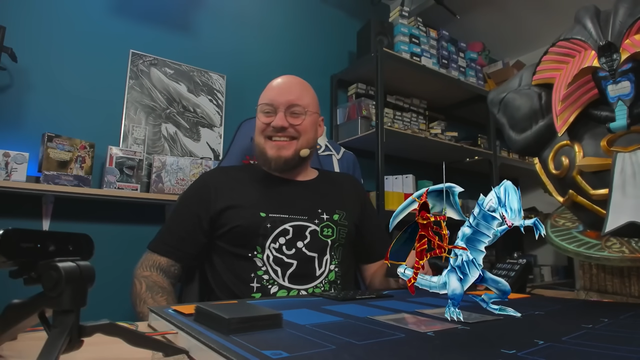 Ch&agrave;ng trai biến giấc mơ Yu-Gi-Oh th&agrave;nh hiện thực với hệ thống triệu hồi qu&aacute;i vật 3D từ thẻ b&agrave;i - Ảnh 1.