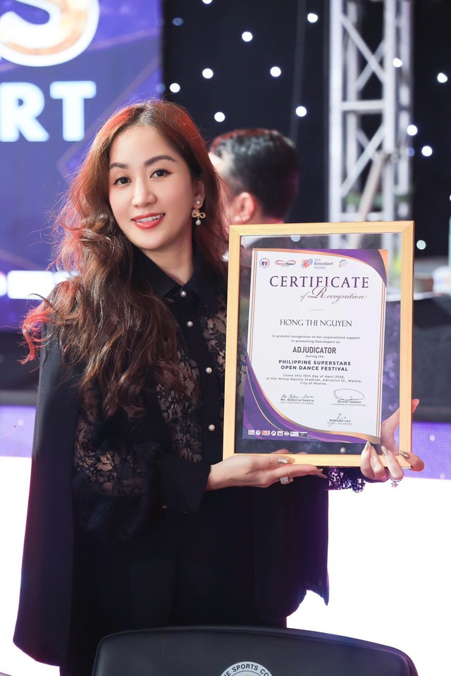 Kh&aacute;nh Thi khẳng định đẳng cấp trọng t&agrave;i tại Giải DanceSport Đ&ocirc;ng Nam &Aacute;, nhưng tại sao người được khen lại l&agrave; Hồng Thi? - Ảnh 1.