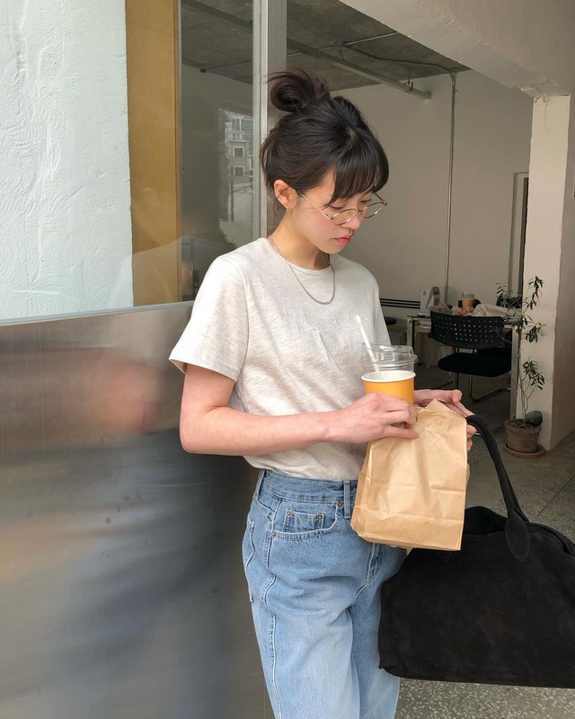 30 tuổi c&oacute; gần 1 tỷ trong tay: Mua nh&agrave; th&igrave; hết sạch, kh&ocirc;ng mua th&igrave; thấy m&igrave;nh&hellip; chưa c&oacute; g&igrave; - Ảnh 1.