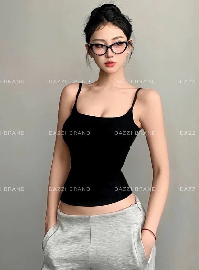 "Bad girl" Cbiz bước xuống xe hơi khiến triệu người th&iacute;ch: Mặc đơn giản th&ocirc;i m&agrave; cuốn khỏi b&agrave;n - Ảnh 8.