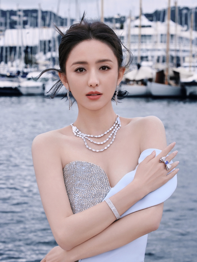 Mẹ đơn th&acirc;n showbiz "cấm cả nước n&oacute;i xấu m&igrave;nh": 1 ph&uacute;t x&oacute;a 1.000 b&agrave;i "b&oacute;c phốt" g&acirc;y cho&aacute;ng v&aacute;ng, ng&agrave;y ly h&ocirc;n mua liền biệt phủ 3.000m2 ăn mừng  - Ảnh 4.