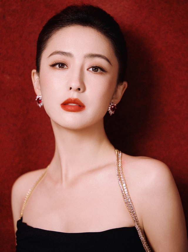 Mẹ đơn th&acirc;n showbiz "cấm cả nước n&oacute;i xấu m&igrave;nh": 1 ph&uacute;t x&oacute;a 1.000 b&agrave;i "b&oacute;c phốt" g&acirc;y cho&aacute;ng v&aacute;ng, ng&agrave;y ly h&ocirc;n mua liền biệt phủ 3.000m2 ăn mừng  - Ảnh 3.