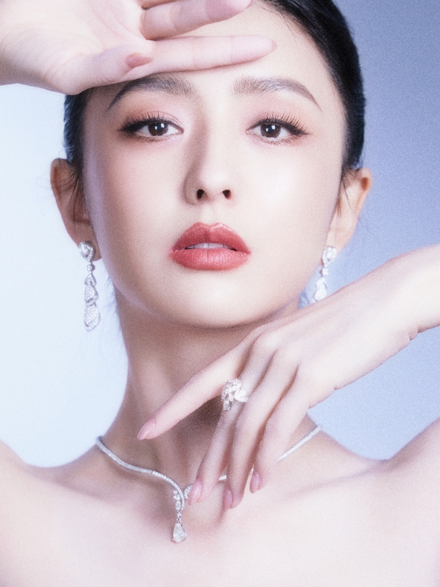 Mẹ đơn th&acirc;n showbiz "cấm cả nước n&oacute;i xấu m&igrave;nh": 1 ph&uacute;t x&oacute;a 1.000 b&agrave;i "b&oacute;c phốt" g&acirc;y cho&aacute;ng v&aacute;ng, ng&agrave;y ly h&ocirc;n mua liền biệt phủ 3.000m2 ăn mừng  - Ảnh 1.