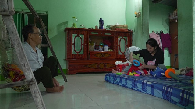 Nữ MC đài truyền hình bật khóc nức nở: "Trời ơi tôi không thể chịu nổi"- Ảnh 1. Nữ MC đài truyền hình bật khóc nức nở: "Trời ơi tôi không thể chịu nổi"- Ảnh 1.