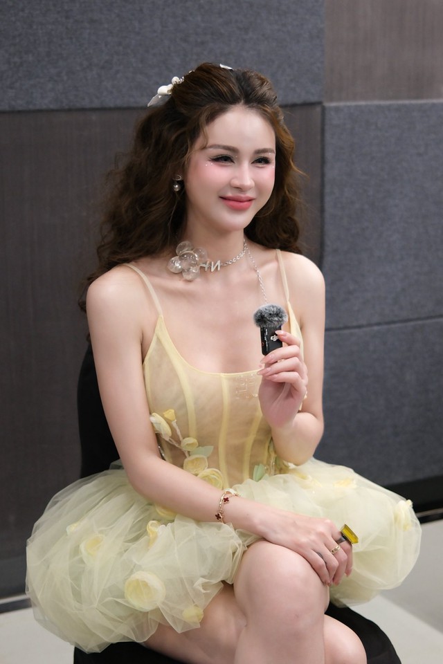 Mẹ đơn th&acirc;n l&agrave; mỹ nh&acirc;n phim giờ v&agrave;ng VTV, U40 body đẹp "mướt mắt", kh&ocirc;ng c&oacute; &yacute; định lấy chồng - Ảnh 1.