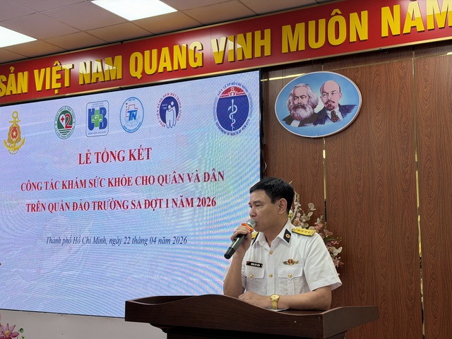 H&agrave;nh tr&igrave;nh &ldquo;chiến sĩ &aacute;o trắng&rdquo; giữa tr&ugrave;ng khơi: khi y đức h&ograve;a quyện c&ugrave;ng t&igrave;nh y&ecirc;u biển đảo - Ảnh 2.