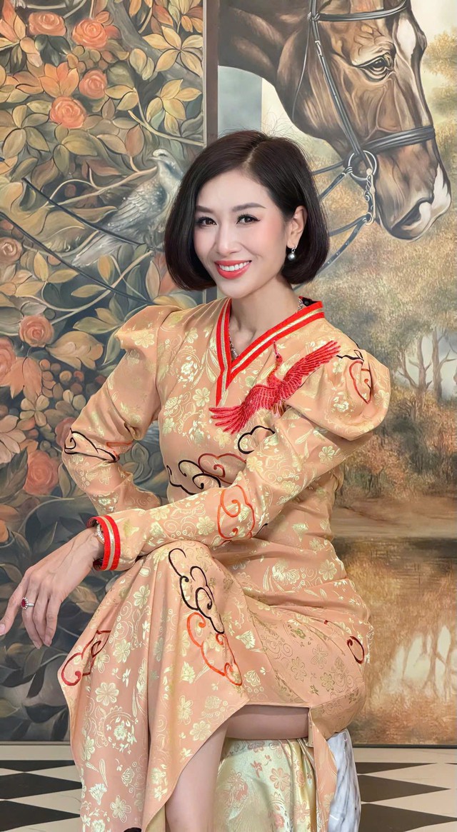 Nhan sắc hoa kh&ocirc;i Việt cưới đại gia "ngh&egrave;o nhất trong số những người theo đuổi" - Ảnh 2.