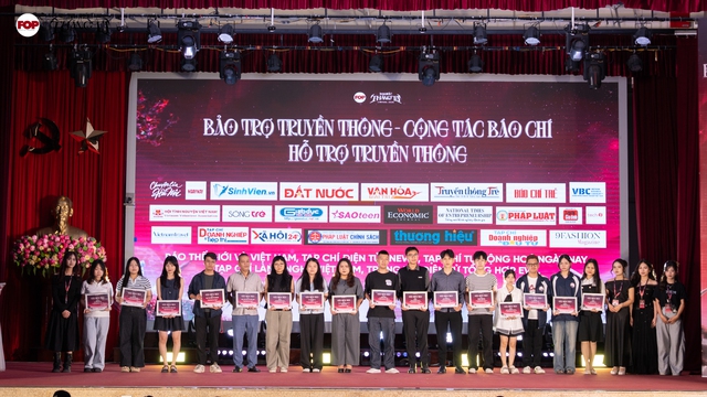 Dạ Kh&uacute;c Th&aacute;ng Tư 2026 kh&eacute;p lại với h&agrave;nh tr&igrave;nh &ldquo;LIMINAL&rdquo; gi&agrave;u cảm x&uacute;c - Ảnh 2.