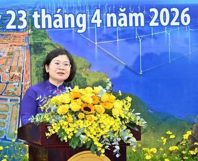Th&agrave;nh phố Hồ Ch&iacute; Minh rực rỡ cờ hoa, khai mạc chuỗi triển l&atilde;m ảnh &ldquo;Việt Nam &ndash; một dải non s&ocirc;ng&rdquo; - Ảnh 2.