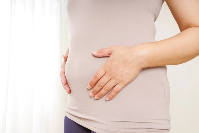 S&aacute;ng soi gương thấy mặt sưng d&ugrave; kh&ocirc;ng ăn nhiều: Đừng vội nhịn ăn, l&agrave;m ngay 3 việc để tr&ocirc;ng thon gọn hơn r&otilde; rệt v&agrave;o h&ocirc;m sau- Ảnh 3.