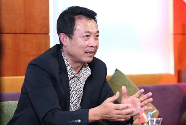 Nam đạo diễn n&oacute;i thẳng đ&agrave;n anh: "Anh ơi, em l&agrave;m nghề chứ kh&ocirc;ng l&agrave;m tiền"- Ảnh 1.