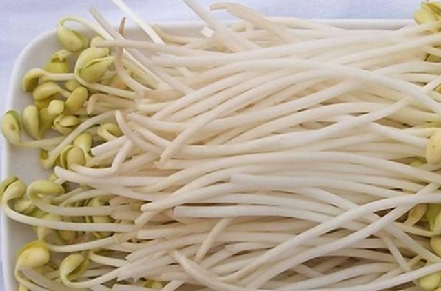 4 loại &ldquo;rau tắm h&oacute;a chất&rdquo; ngo&agrave;i chợ, người b&aacute;n kh&ocirc;ng ăn nhưng nhiều người vẫn tranh mua v&igrave;&hellip; qu&aacute; ngon mắt- Ảnh 2.