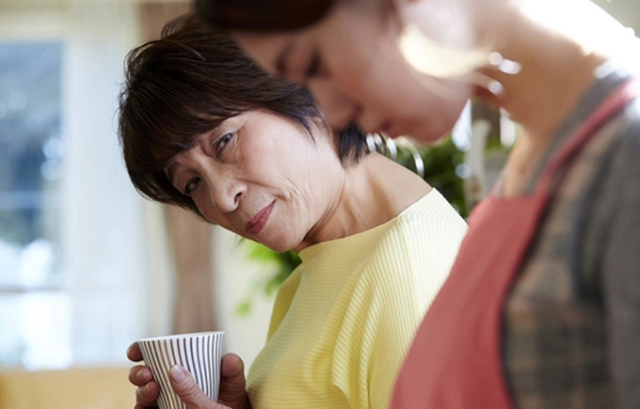 Ph&aacute;t hiện b&iacute; mật sau những lần mẹ chồng "dọn ph&ograve;ng gi&uacute;p", t&ocirc;i quyết định đổi ổ kh&oacute;a ngay trong đ&ecirc;m- Ảnh 1.