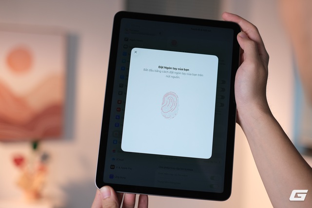 Tr&ecirc;n tay iPad Air M4: Giữ nguy&ecirc;n gần như mọi thứ, nhưng RAM 12GB v&agrave; chip M4 mới l&agrave; l&yacute; do đ&aacute;ng n&acirc;ng cấp- Ảnh 10.