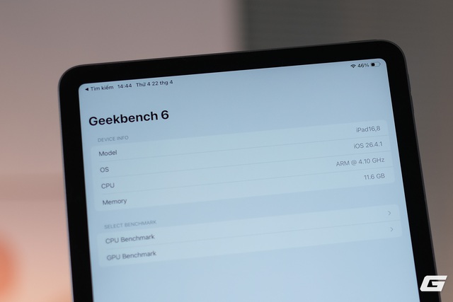 Tr&ecirc;n tay iPad Air M4: Giữ nguy&ecirc;n gần như mọi thứ, nhưng RAM 12GB v&agrave; chip M4 mới l&agrave; l&yacute; do đ&aacute;ng n&acirc;ng cấp- Ảnh 11.