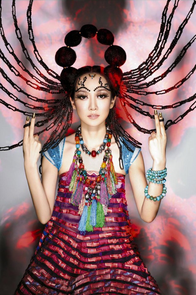 Đối thủ mới khiến Trang Ph&aacute;p dễ &ldquo;out game&rdquo;: C&oacute; hit để đời kh&ocirc;ng ai cover nổi, được quốc tế c&ocirc;ng nhận &ldquo;t&agrave;i năng nhất Trung Quốc&rdquo; - Ảnh 2.