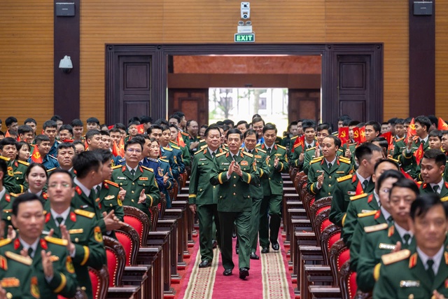 Đại tướng Phan Văn Giang: Khơi dậy kh&aacute;t vọng cống hiến, h&agrave;nh động theo 16 &ldquo;từ kh&oacute;a&rdquo; chiến lược - Ảnh 3.