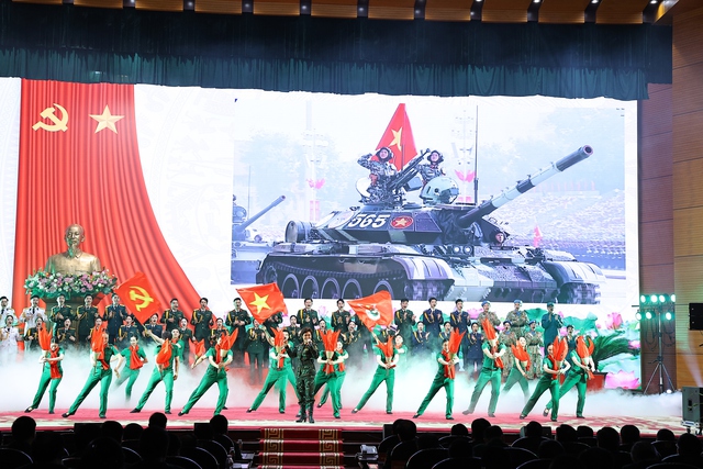 Đại tướng Phan Văn Giang: Khơi dậy kh&aacute;t vọng cống hiến, h&agrave;nh động theo 16 &ldquo;từ kh&oacute;a&rdquo; chiến lược - Ảnh 15.