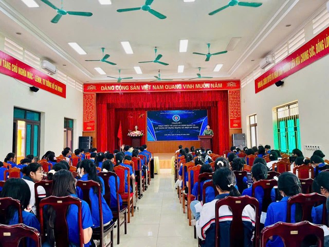 Th&aacute;ng Thanh ni&ecirc;n năm 2026: Quảng Ninh tổ chức 132 lớp &ldquo;B&igrave;nh d&acirc;n học vụ số&rdquo;, thu h&uacute;t gần 49 ngh&igrave;n lượt người tham gia - Ảnh 1.