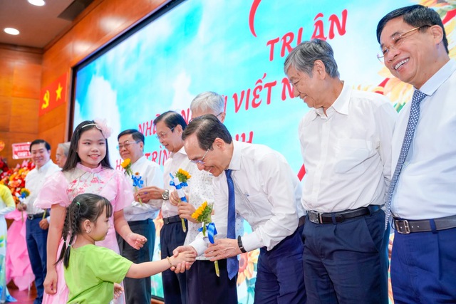 H&agrave;nh tr&igrave;nh tiếp nối sự sống: nh&igrave;n lại những th&agrave;nh tựu gh&eacute;p gan tại Bệnh viện Đại học Y Dược TP. Hồ Ch&iacute; Minh - Ảnh 2.