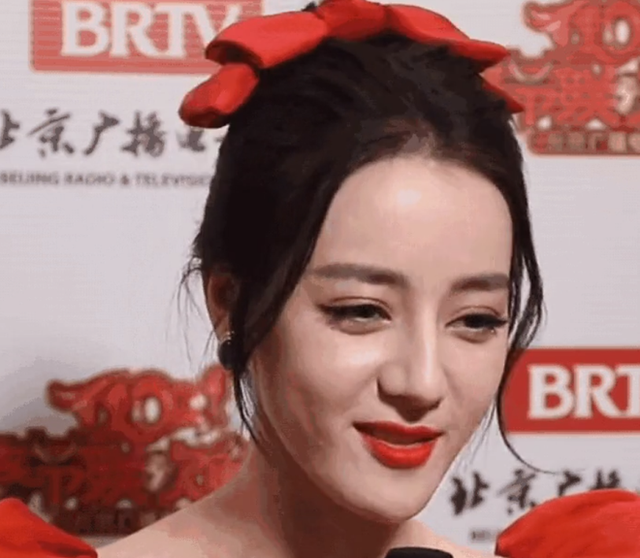 Địch Lệ Nhiệt Ba đ&atilde; l&agrave;m g&igrave; với gương mặt?- Ảnh 6.