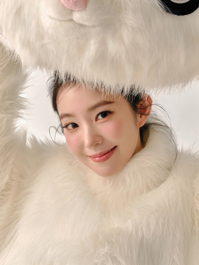 Mỹ nh&acirc;n đẹp nhất showbiz hết thời: Ra nhạc kh&ocirc;ng ai xem, ngo&agrave;i nhan sắc chẳng c&ograve;n g&igrave; để nhắc - Ảnh 7.