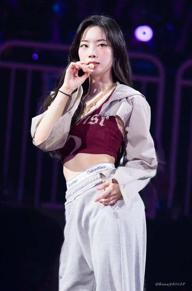 Showbiz c&oacute; tổ hợp kh&ocirc;ng lỗ hổng visual: 9 mỹ nh&acirc;n mỗi người một vẻ, đ&aacute;ng y&ecirc;u - trưởng th&agrave;nh "c&acirc;n đẹp"- Ảnh 43.