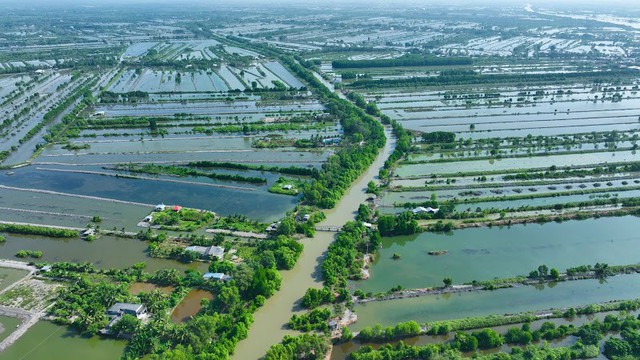 TH&Iacute;CH ỨNG KH&Iacute; HẬU V&Agrave; HƯỚNG ĐI BẢO VỆ SINH KẾ BỀN VỮNG CHO CỘNG ĐỒNG VEN BIỂN - Ảnh 1.