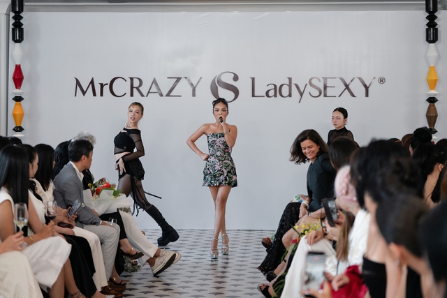 Nh&agrave; mốt Mr CRAZY & Lady SEXY t&aacute;i định nghĩa thời trang h&egrave; tại show diễn "Summer Dawn' 26" - Ảnh 3.