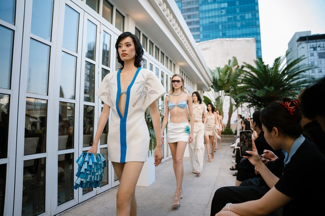 Nh&agrave; mốt Mr CRAZY & Lady SEXY t&aacute;i định nghĩa thời trang h&egrave; tại show diễn "Summer Dawn' 26" - Ảnh 4.