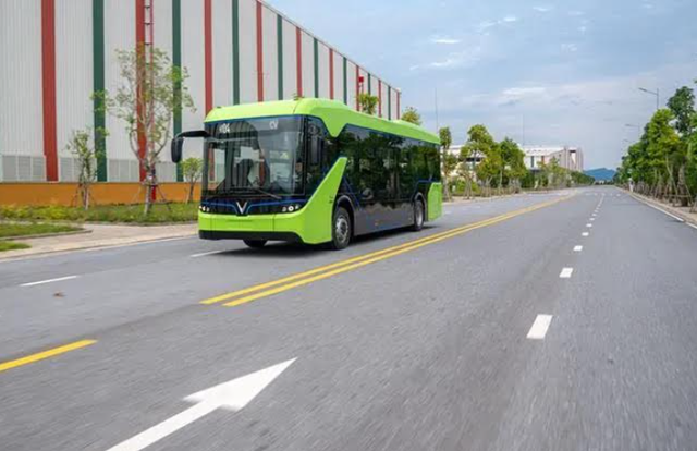 Thành phố Hồ Chí Minh đột phá với đề xuất miễn phí xe buýt toàn thành phố năm 2026: bước đi táo bạo hướng đến giao thông xanh- Ảnh 2. Thành phố Hồ Chí Minh đột phá với đề xuất miễn phí xe buýt toàn thành phố năm 2026: bước đi táo bạo hướng đến giao thông xanh- Ảnh 2.