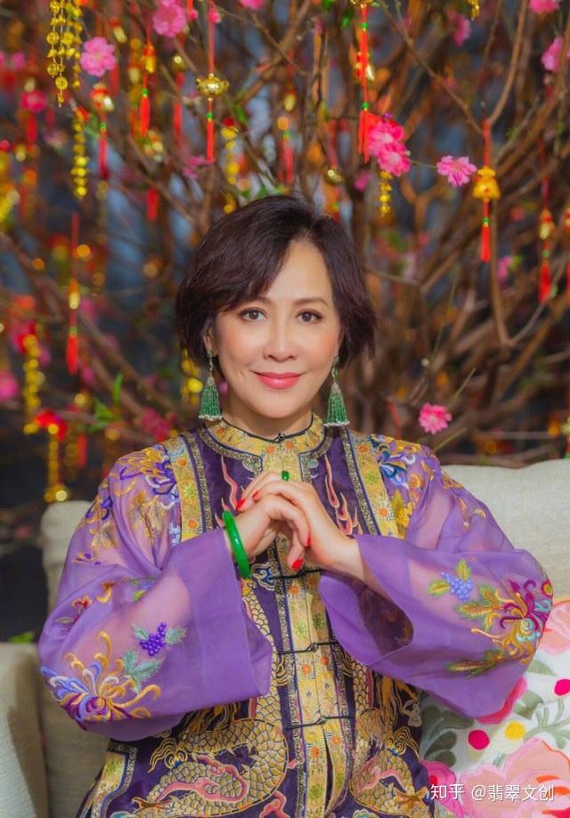 Thú chơi di sản của "Thiên nga bạc" quyền lực nhất nhì showbiz châu Á: Sưu tầm vương miện cổ, nâng tầm địa vị với ngọc phỉ thúy - Ảnh 3.