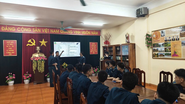 Tiểu đo&agrave;n 7, Học viện Ph&ograve;ng kh&ocirc;ng-Kh&ocirc;ng qu&acirc;n: S&ocirc;i nổi giờ học ngoại kh&oacute;a tiếng Nga - Ảnh 2.