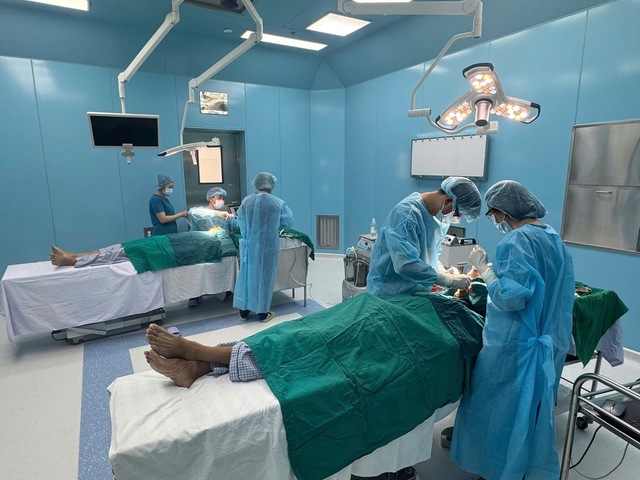 H&agrave;nh tr&igrave;nh mang nụ cười đến đảo xa: chăm s&oacute;c răng miệng cho học sinh v&agrave; người cao tuổi tại C&ocirc;n Đảo - Ảnh 6.