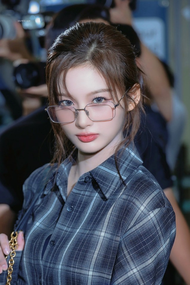 9 mỹ nhân làm nên tường thành nhan sắc bất bại của showbiz, mỗi thế hệ đẹp một kiểu - Ảnh 21.