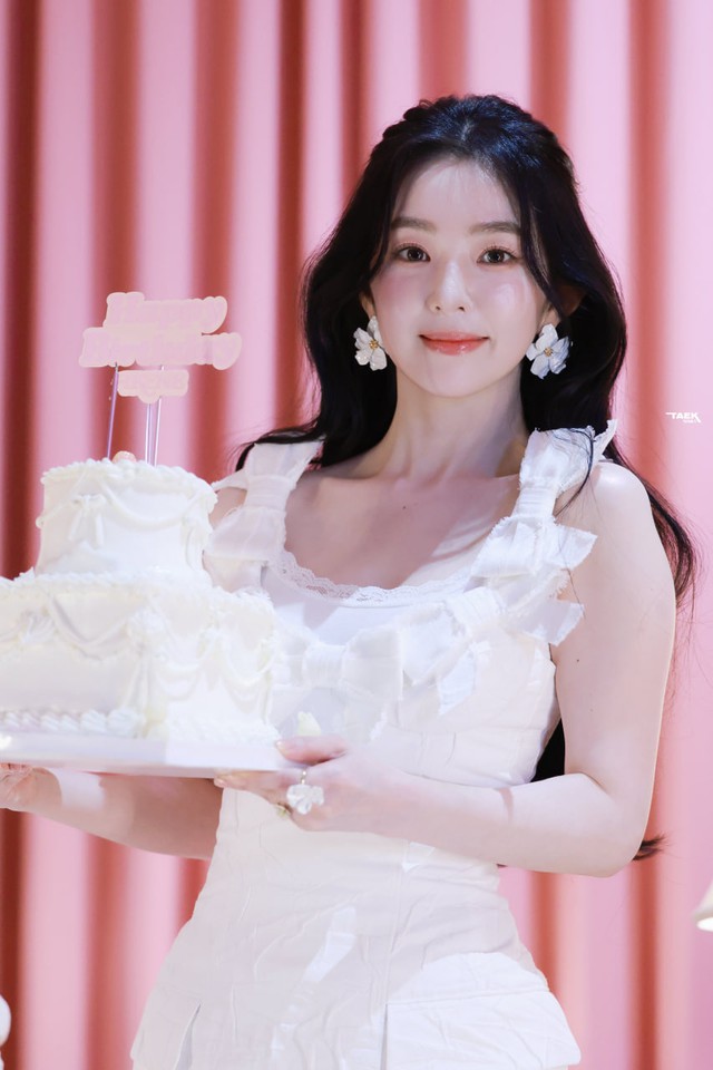 9 mỹ nhân làm nên tường thành nhan sắc bất bại của showbiz, mỗi thế hệ đẹp một kiểu - Ảnh 10.