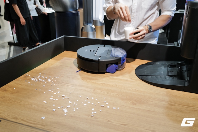 Dyson Spot+Scrub AI ra mắt tại Việt Nam: robot h&uacute;t bụi lau nh&agrave; t&iacute;ch hợp AI, tự ph&aacute;t hiện v&agrave; xử l&yacute; vết bẩn- Ảnh 3.