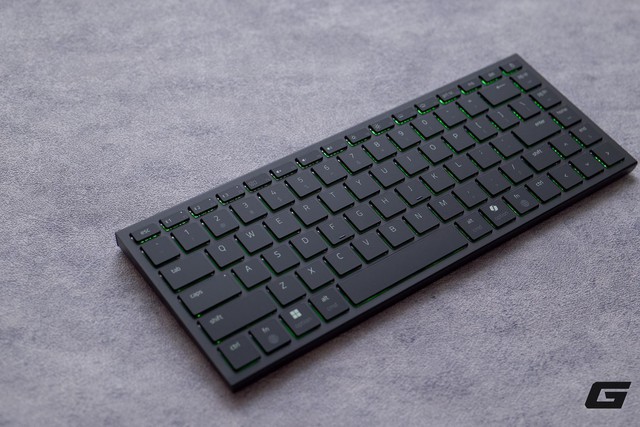 Hết b&agrave;n ph&iacute;m low profile cho d&acirc;n văn ph&ograve;ng, Razer bất ngờ ra mắt b&agrave;n ph&iacute;m c&ocirc;ng th&aacute;i học - Ảnh 1.