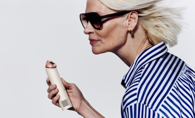 Dyson cũng đ&atilde; bắt 'trend' quạt cầm tay: Tốc độ tới 65.000 v&ograve;ng/ph&uacute;t, gi&aacute; khoảng 2,6 triệu đồng - Ảnh 1.