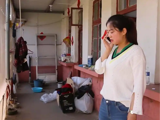 Nghe mẹ chồng qu&aacute;t chồng: "N&oacute; vừa mất cả cơ nghiệp, để cho n&oacute; thở đ&atilde;", t&ocirc;i ứa nước mắt v&agrave; quyết định bỏ chồng - Ảnh 1.