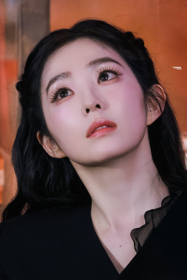 Đệ nhất mỹ nhân của showbiz lộ khuyết điểm ngay trước cam thường, nhờ màn “phù phép” mà visual vẫn đỉnh khó tin - Ảnh 5.