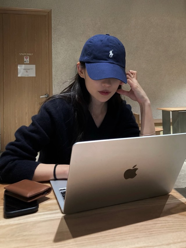 Đi l&agrave;m gặp sếp lạm dụng AI: Gửi g&igrave; sếp cũng quăng cho AI nhận x&eacute;t, c&ograve;n dọa &ldquo;chi 500k cho AI l&agrave; thay thế được cả đ&aacute;m&rdquo;- Ảnh 3.