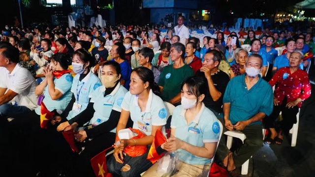 C&ocirc;ng đo&agrave;n Th&agrave;nh phố Hồ Ch&iacute; Minh đồng h&agrave;nh v&igrave; sức khỏe người lao động: Chăm lo thiết thực, hướng tới tương lai - Ảnh 4.