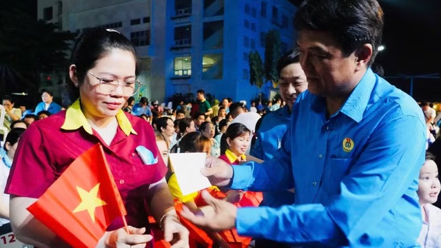 C&ocirc;ng đo&agrave;n Th&agrave;nh phố Hồ Ch&iacute; Minh đồng h&agrave;nh v&igrave; sức khỏe người lao động: Chăm lo thiết thực, hướng tới tương lai - Ảnh 3.